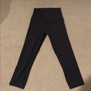Black Lululemon Align Crop 21” legging